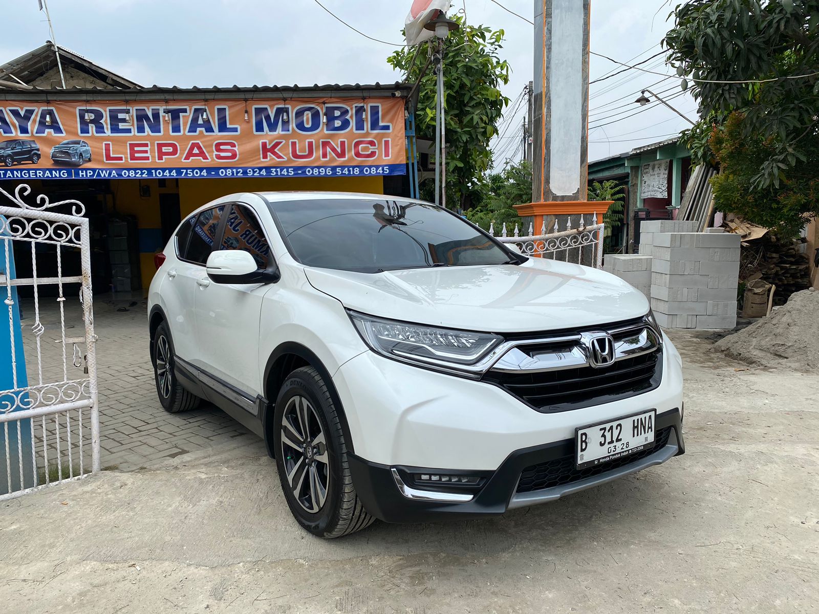Honda HR-V Prestige tampak lain