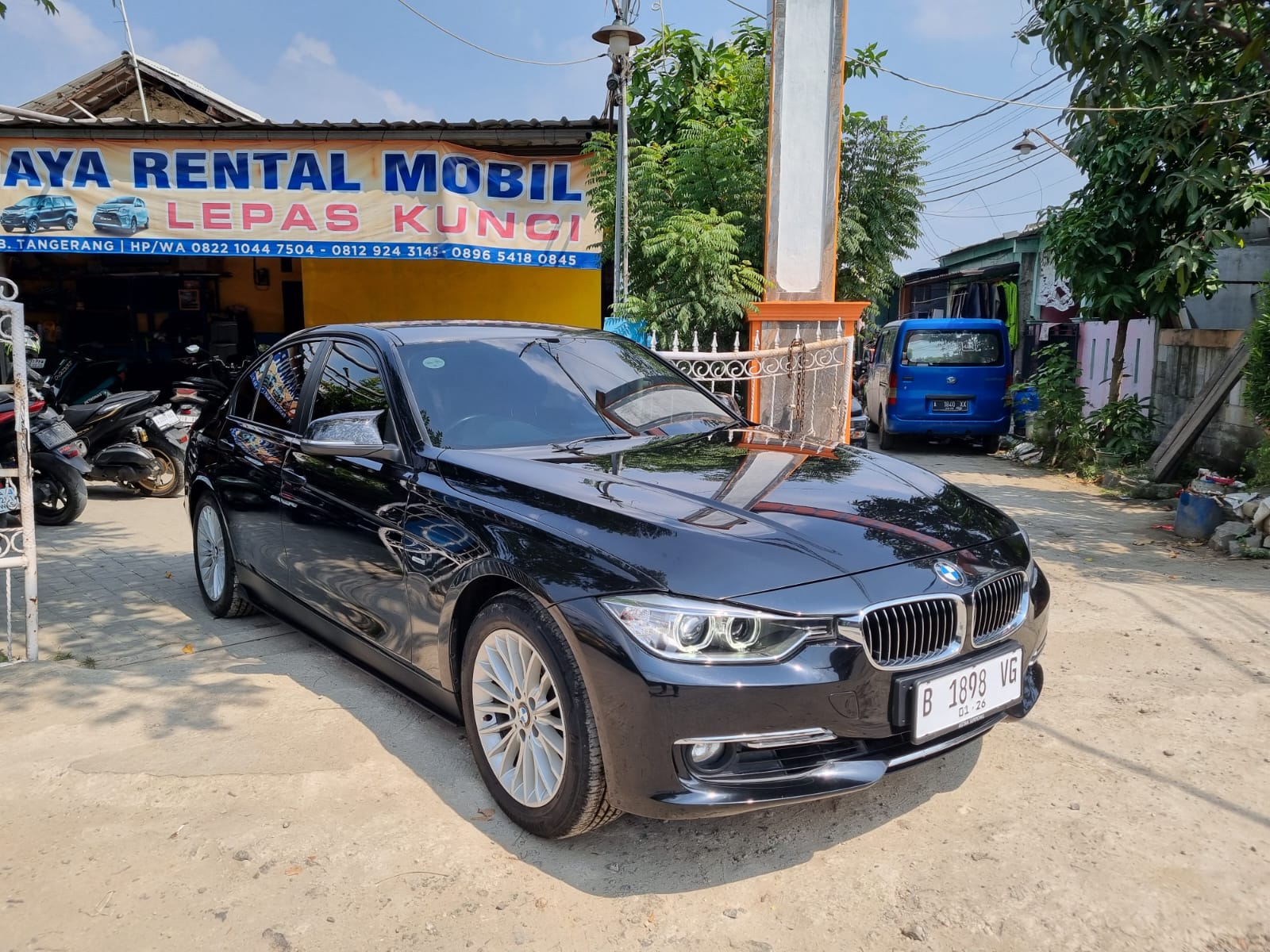 BMW 320i Sport tampak lain